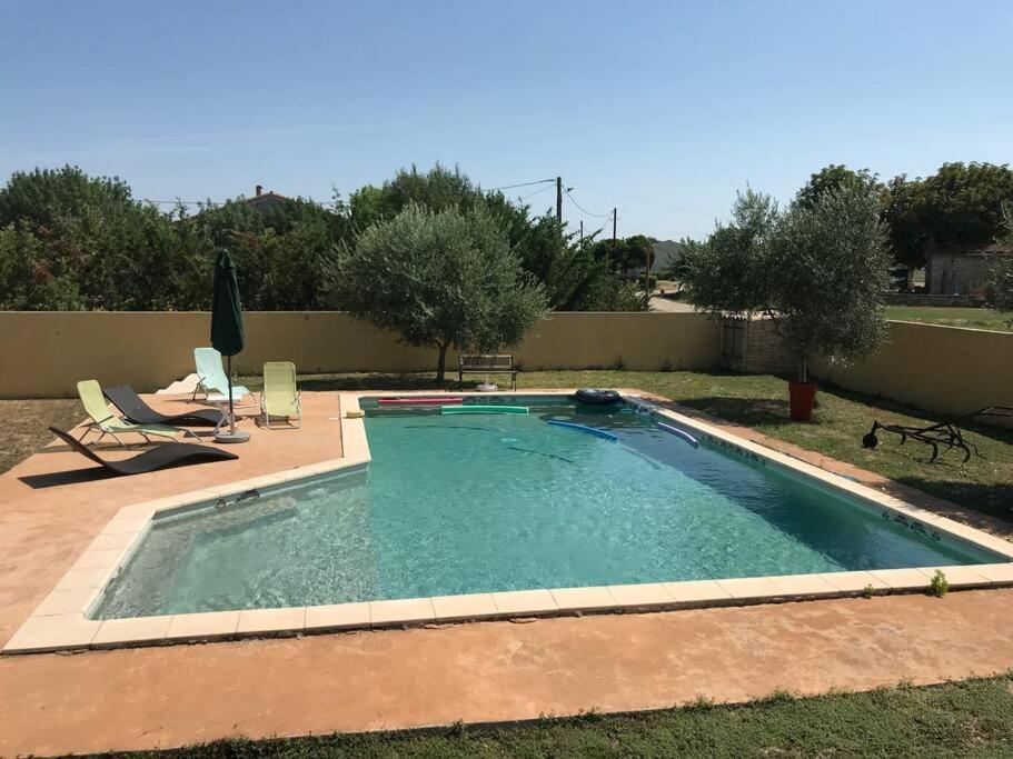 Loue Studio Dans Une Villa Avec Piscine Terrasse Saint-Theodorit المظهر الخارجي الصورة